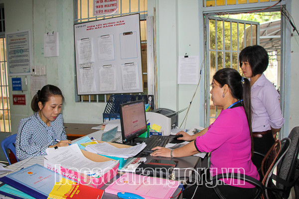 Kiểm tra đột xuất, nhắc nhở cán bộ, công chức chấp hành giờ giấc làm việc