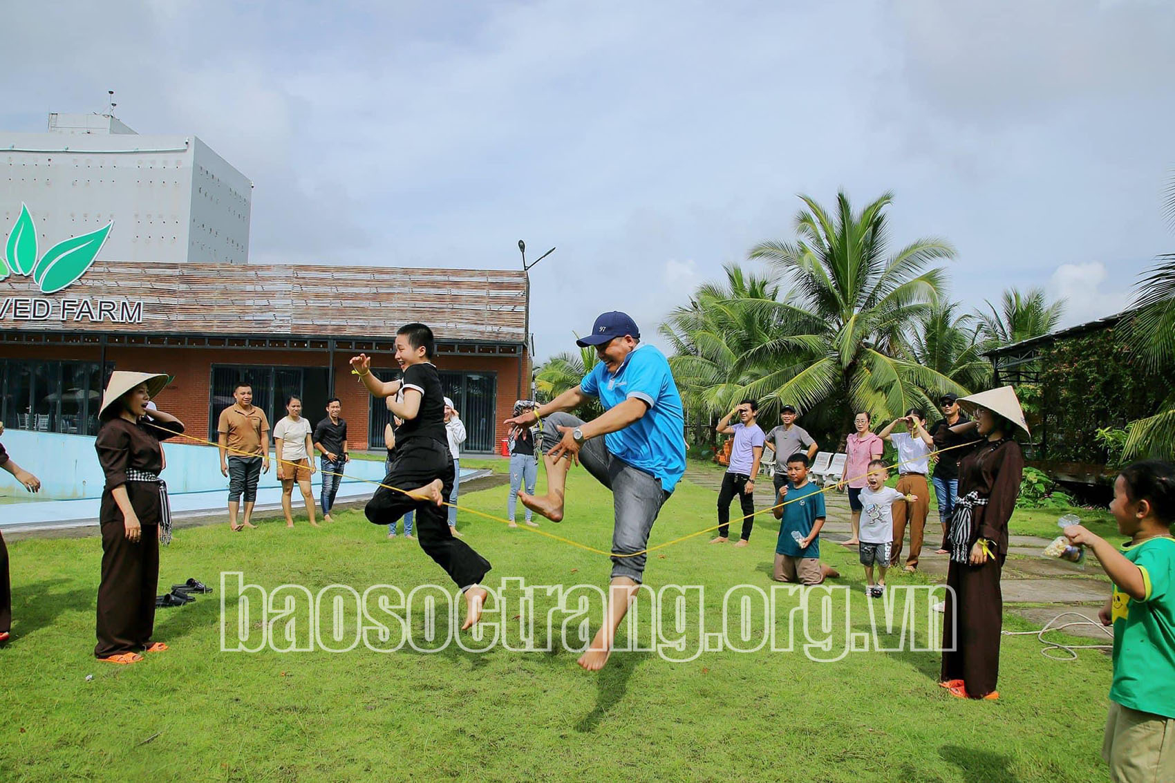 Phát triển du lịch gắn với xây dựng nông thôn mới