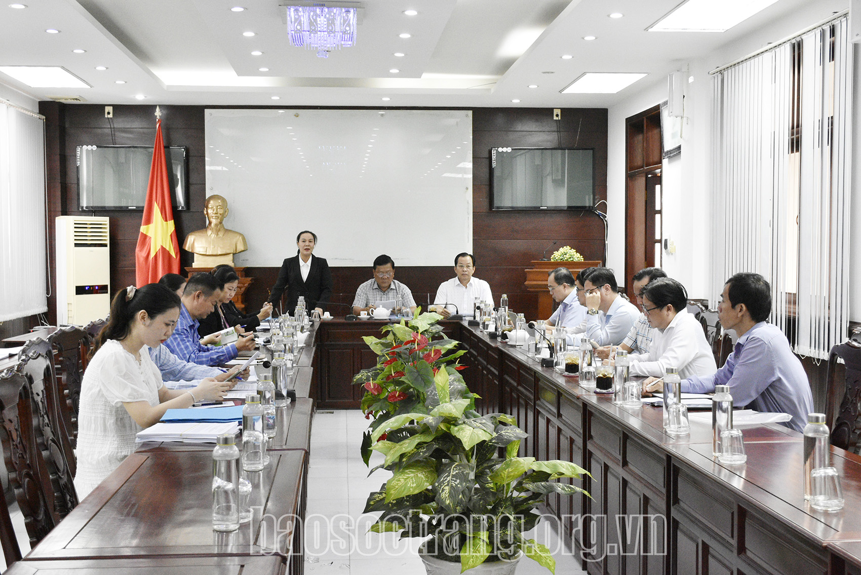 Thẩm tra tờ trình thuộc lĩnh vực kinh tế - ngân sách