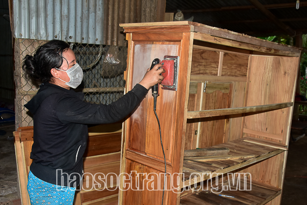 Trao “cần câu” cho hộ nghèo phát triển kinh tế