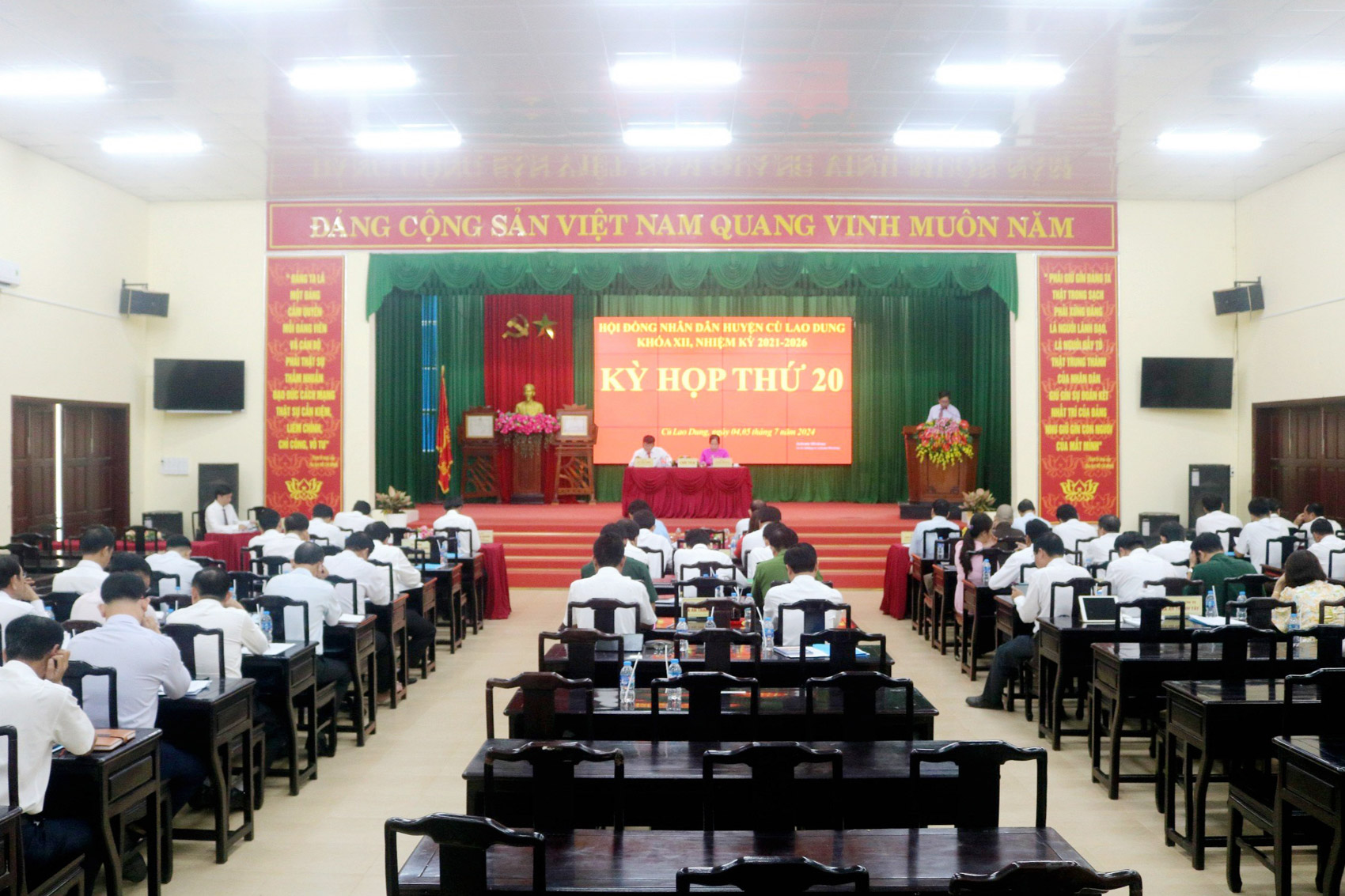 Kỳ họp thứ 20 huyện Cù Lao Dung xem xét, thông qua nhiều nội dung quan trọng