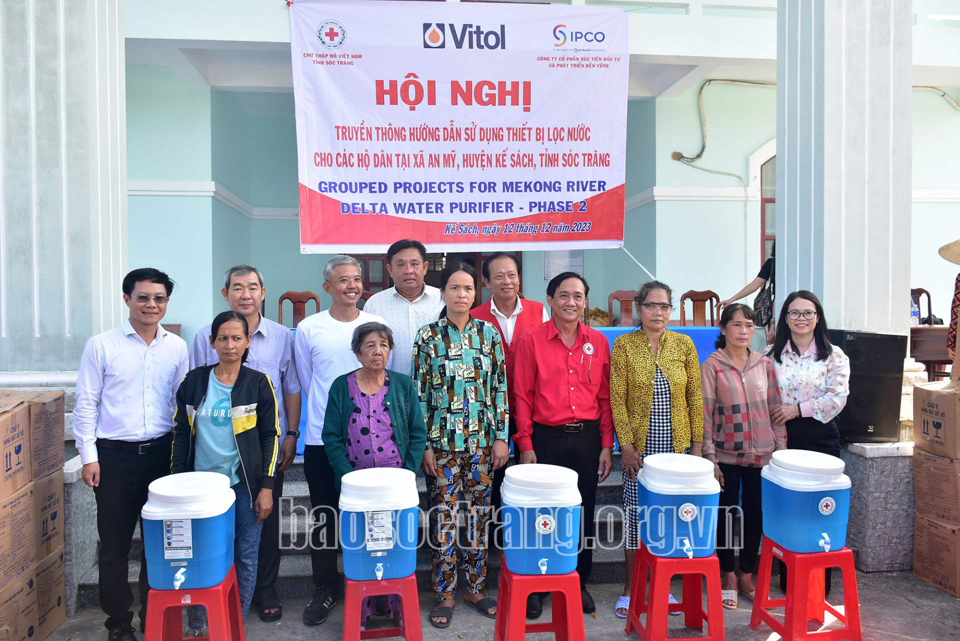 Trao tặng 7.000 thiết bị lọc nước cho người dân huyện Kế Sách