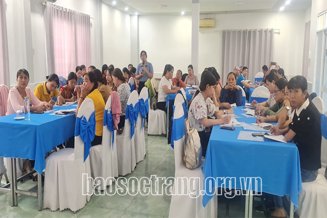 Tập huấn nâng cao kiến thức vận hành và duy trì tổ truyền thông cộng đồng cho cán bộ hội phụ nữ