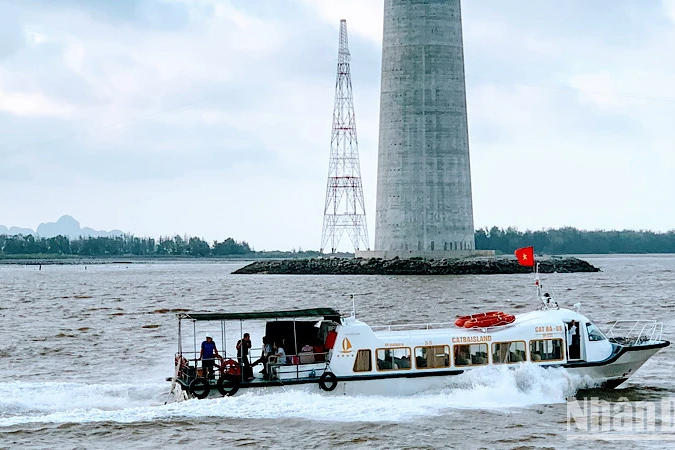 Từ 12 giờ ngày 22/7, dừng hoạt động vận tải đường thủy nội địa, cáp treo, vui chơi ven biển Hải Phòng