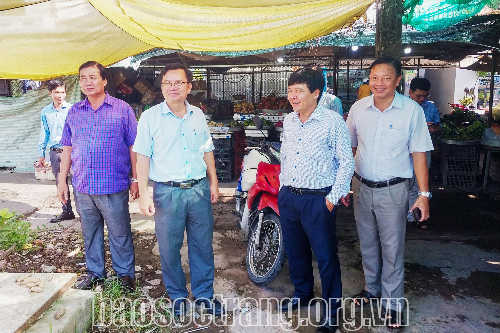 Khảo sát công tác quản lý và phát triển chợ trên địa bàn thị xã Ngã Năm