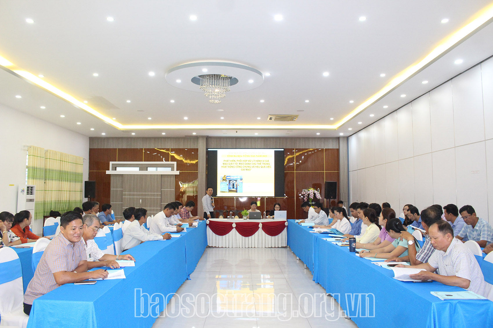 Hơn 140 đại biểu tham gia buổi tọa đàm nghiệp vụ lĩnh vực về công chứng, chứng thực