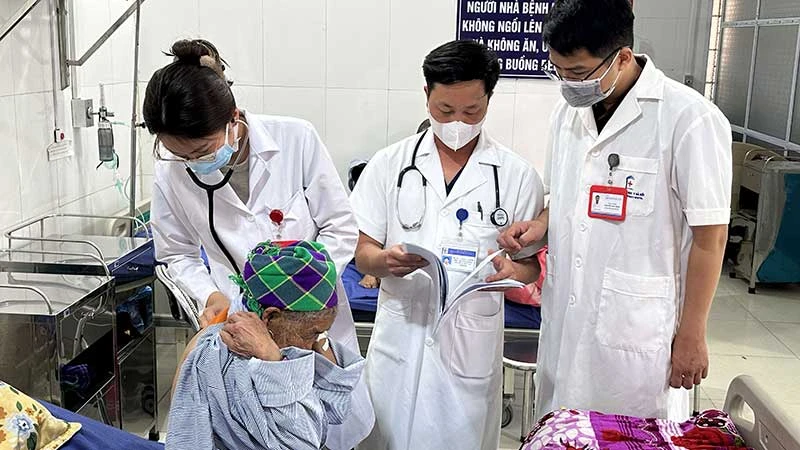 Nâng cao chất lượng khám, chữa bệnh