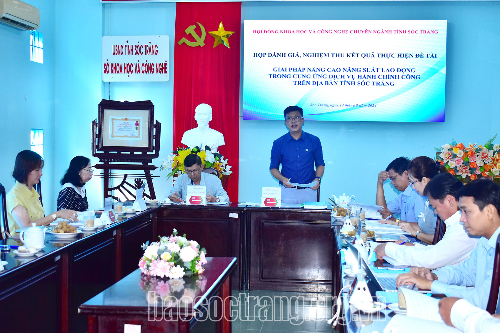 Thông qua đề tài “Giải pháp nâng cao năng suất lao động trong cung ứng dịch vụ hành chính công trên địa bàn tỉnh Sóc Trăng”