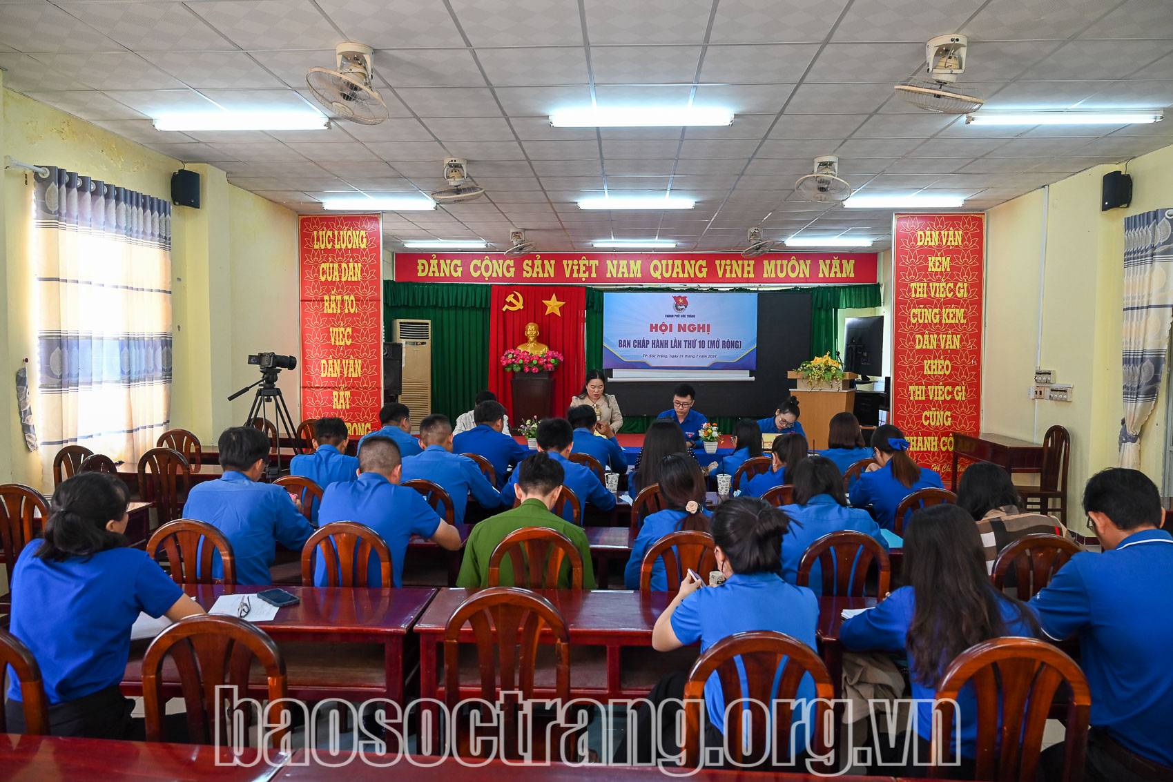 Nghiên cứu đổi mới nội dung, phương thức giáo dục chính trị, tư tưởng