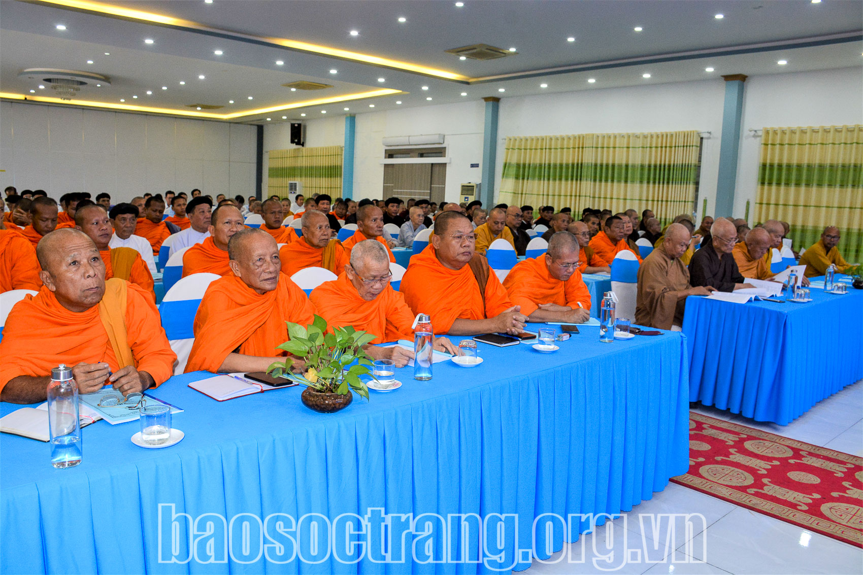 Tuyên truyền, phổ biến pháp luật cho các vị chức sắc, chức việc, nhà tu hành