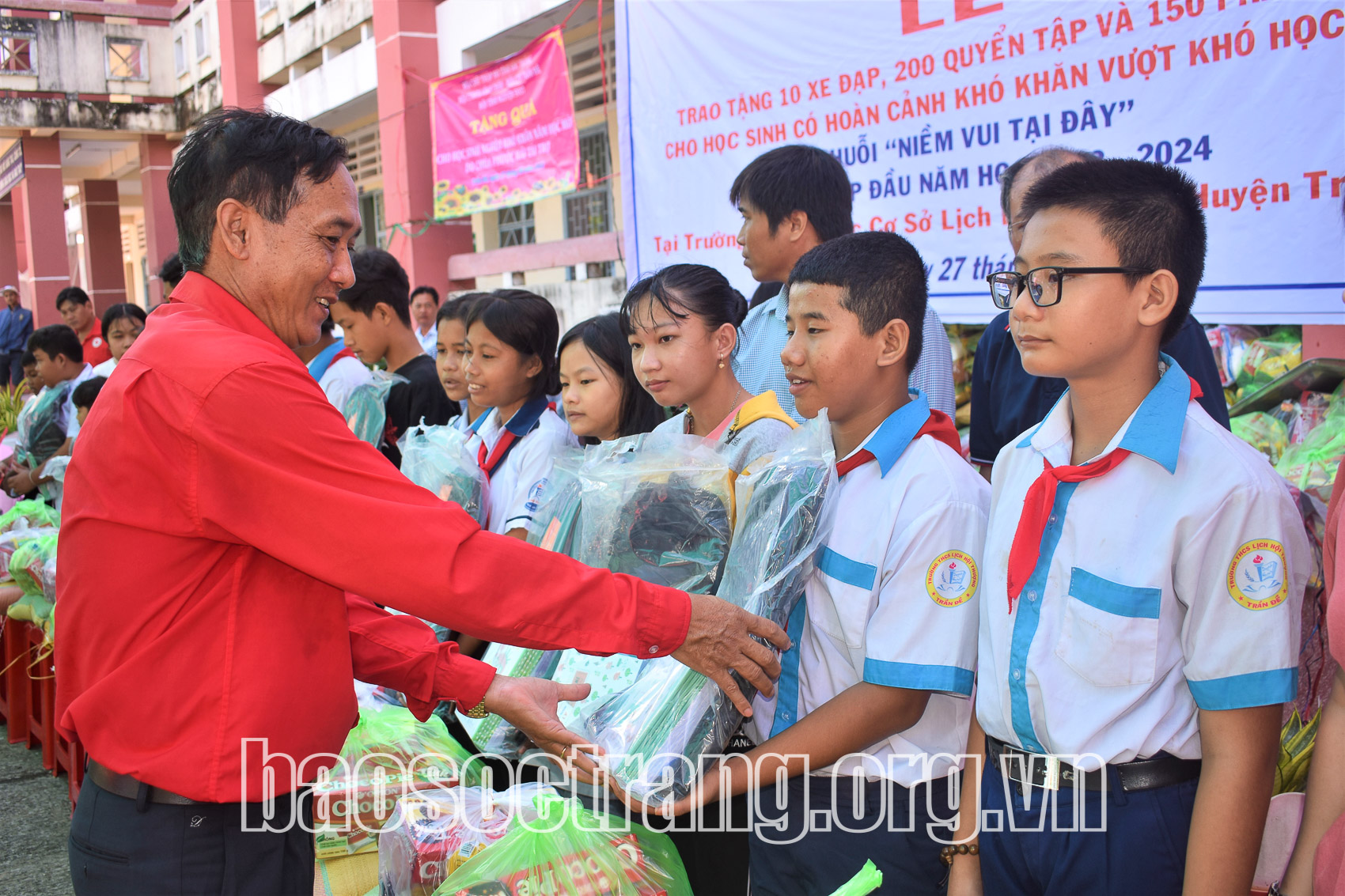 Hội chữ thập đỏ đẩy mạnh các hoạt động nhân đạo