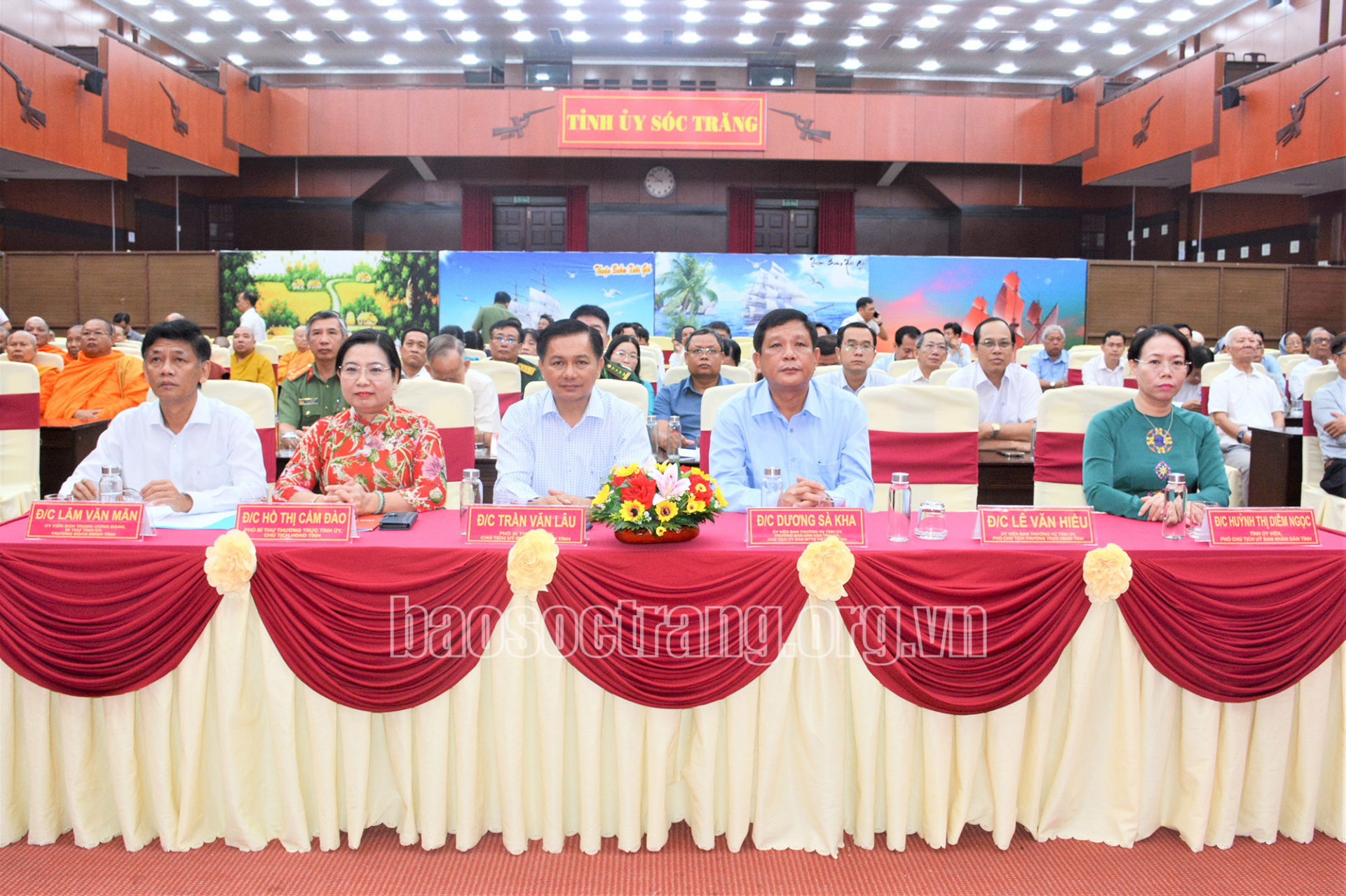 Tổ chức Họp mặt chức sắc, chức việc tiêu biểu các tôn giáo