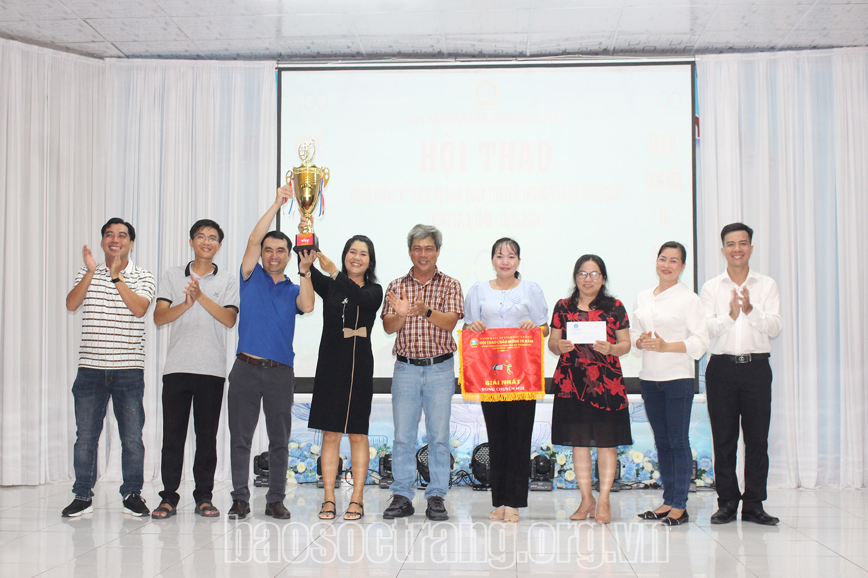 Sôi nổi hội thao kỷ niệm ngày truyền thống Tòa án nhân dân