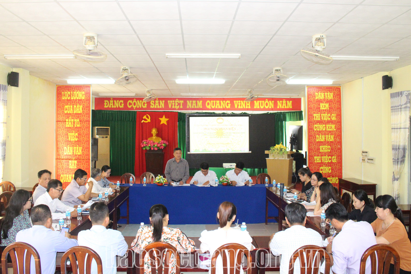 Nhiều ý kiến đóng góp cho dự thảo kế hoạch thực hiện chế độ, chính sách đối với người có uy tín