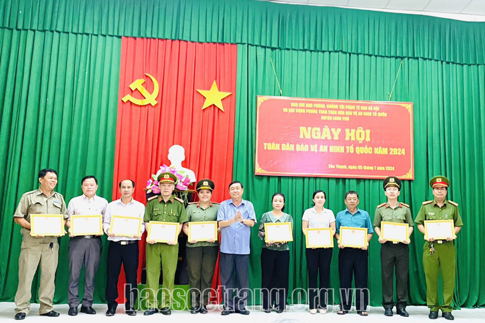 Tích cực tham gia phong trào Toàn dân bảo vệ an ninh Tổ quốc