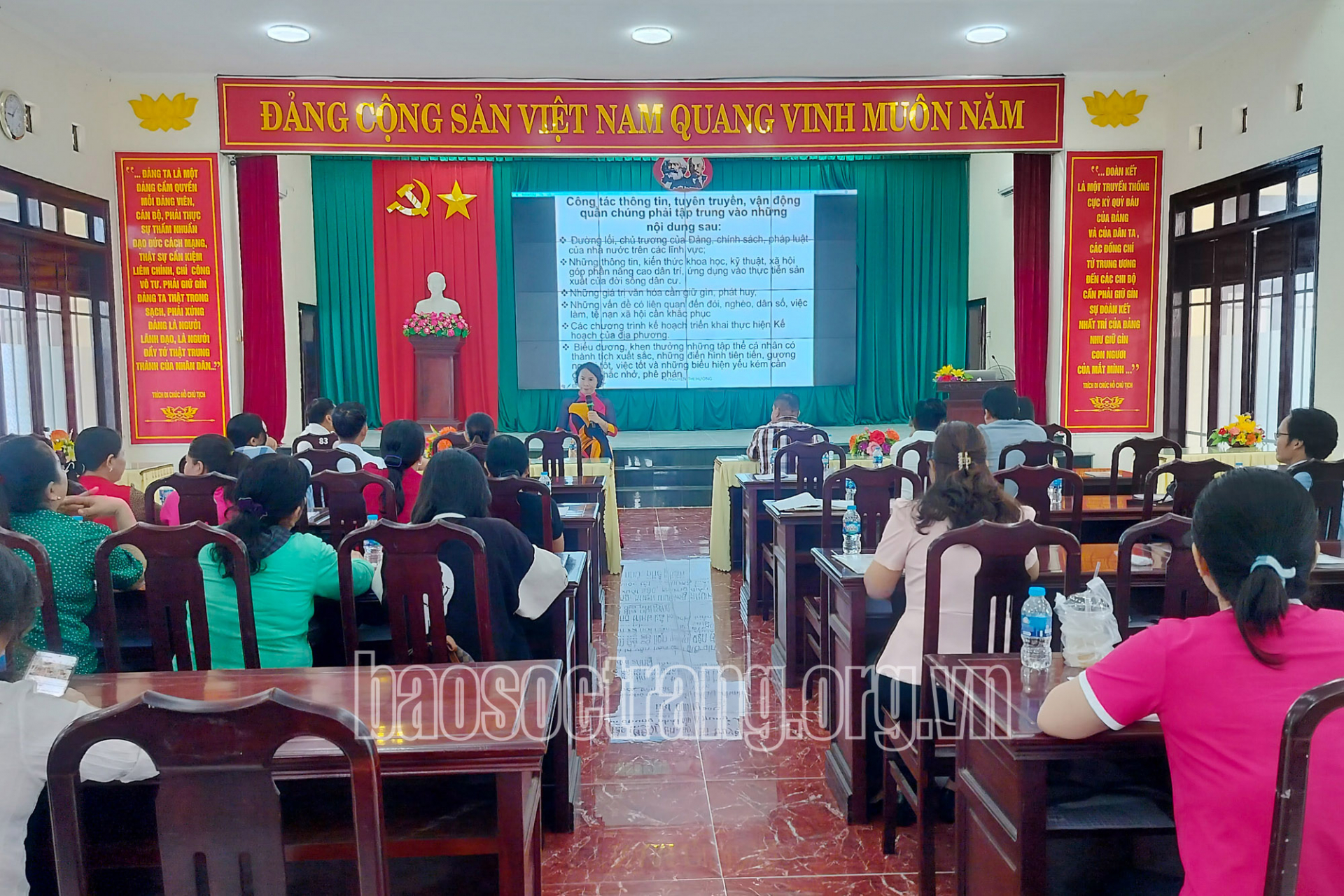 Nâng cao năng lực cho cán bộ thông tin và truyền thông huyện Thạnh Trị