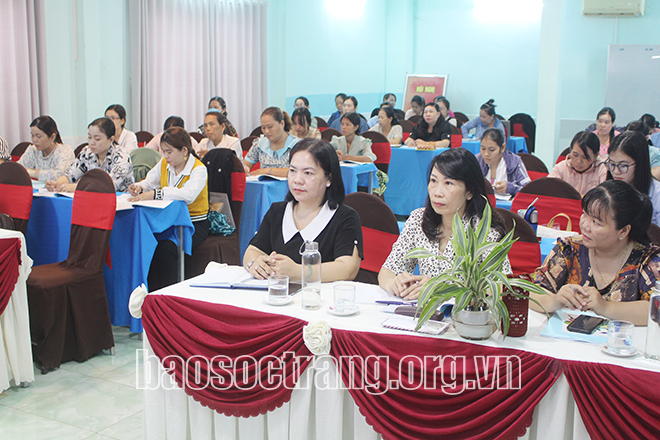 Tập huấn Hướng dẫn tổ chức đối thoại chính sách cho cán bộ hội phụ nữ cơ sở