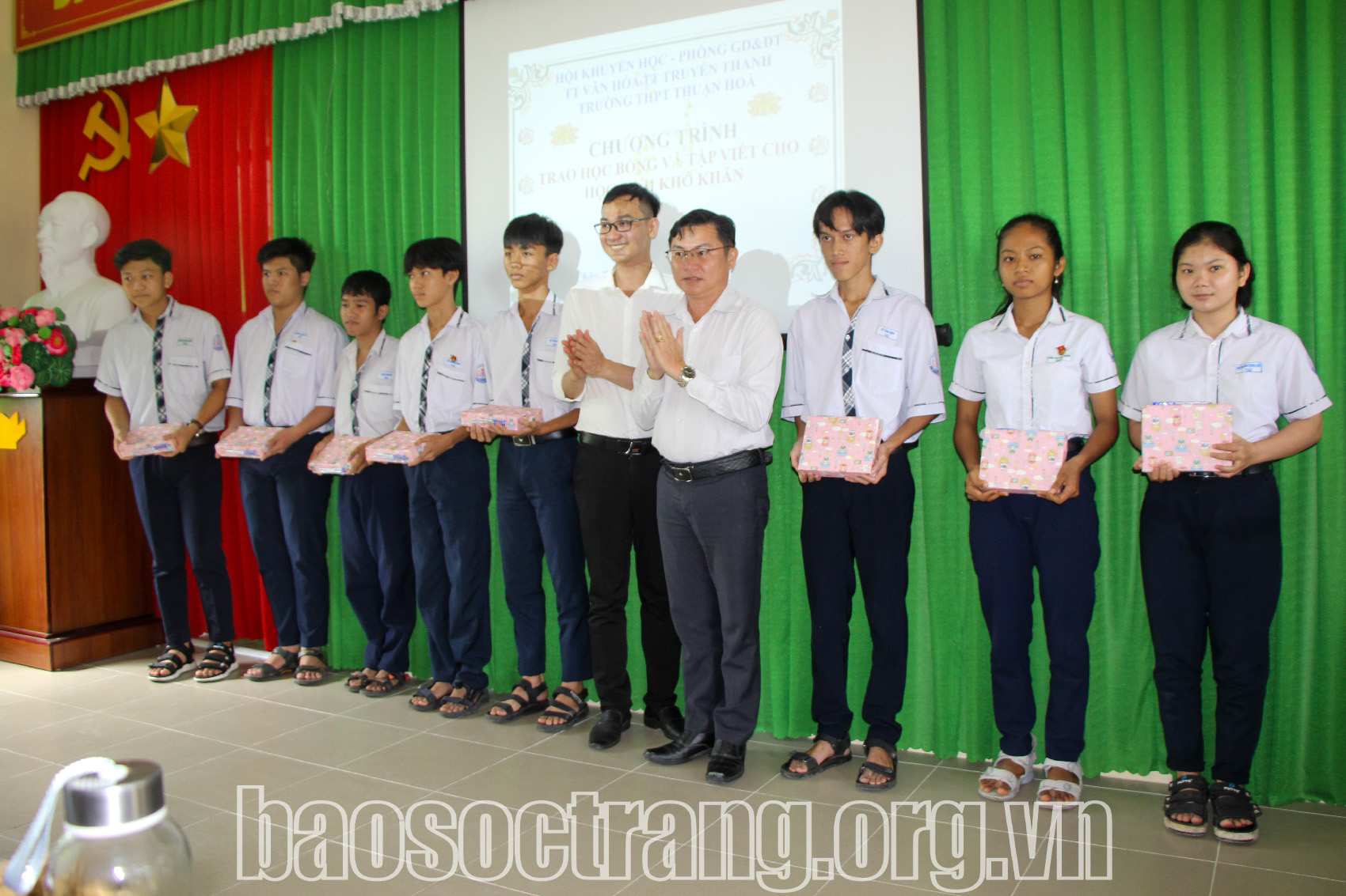 Xây dựng xã hội học tập, học không bao giờ cùng