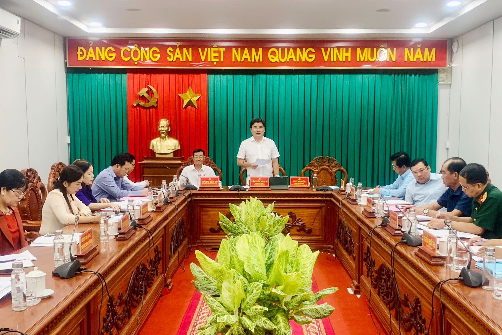 Ban Thường vụ Huyện ủy Long Phú sơ kết 6 tháng đầu năm 2024