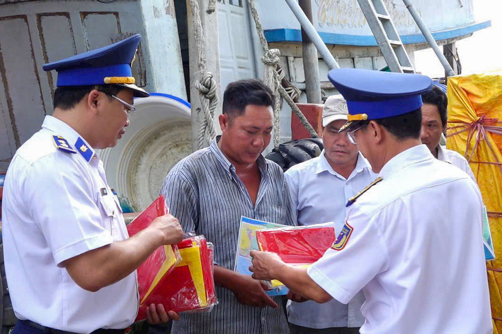 Tổ chức các hoạt động tuyên truyền, phổ biến pháp luật về chống khai thác IUU