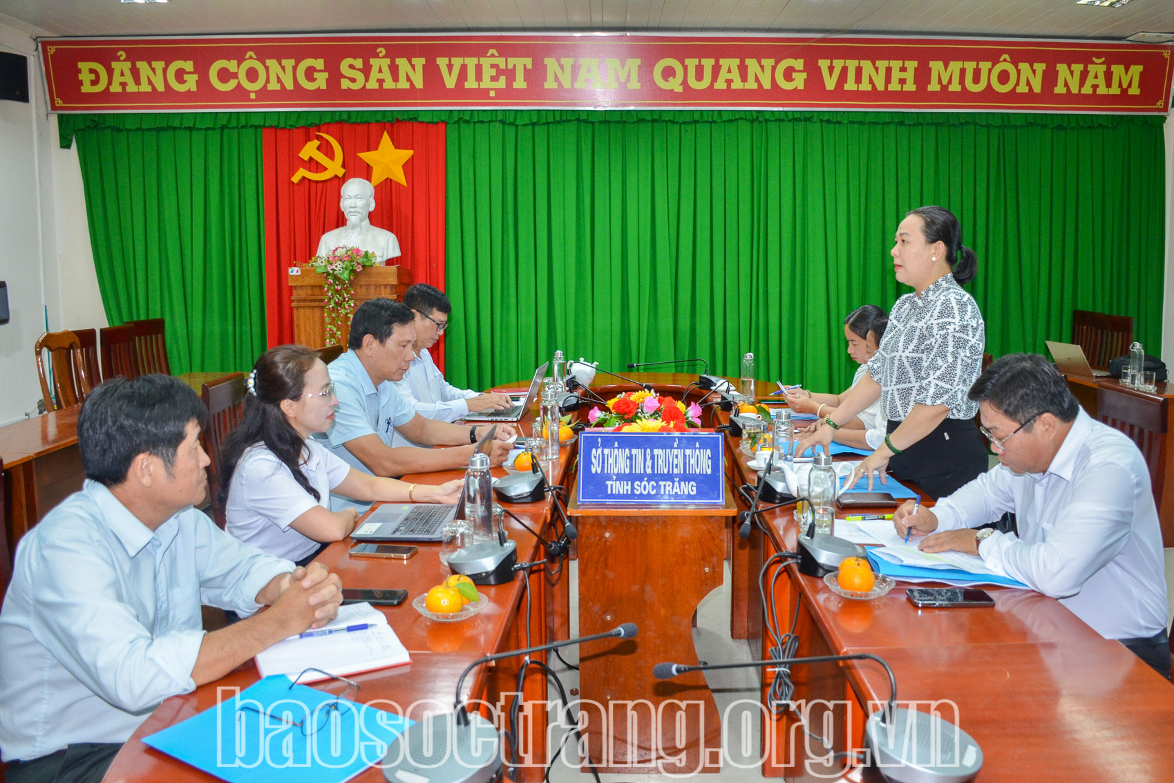 Làm việc với Sở Thông tin và Truyền thông về tình hình hoạt động và trang thiết bị truyền thanh cơ sở