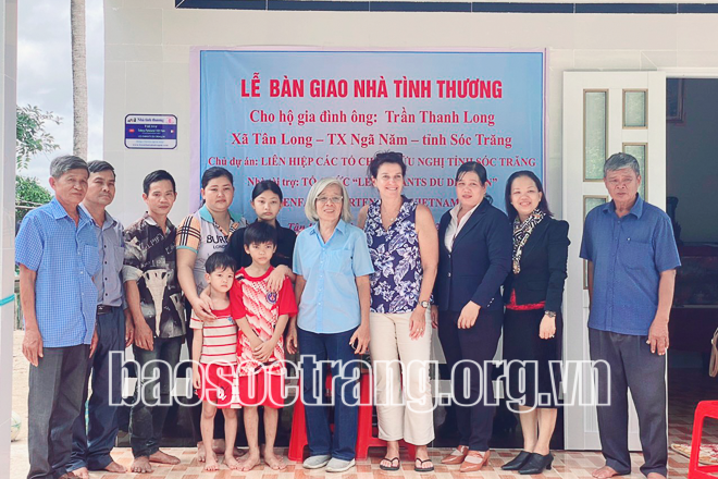 Tổ chức Les Enfants du Dragon bàn giao 4 căn nhà tình thương tại Sóc Trăng