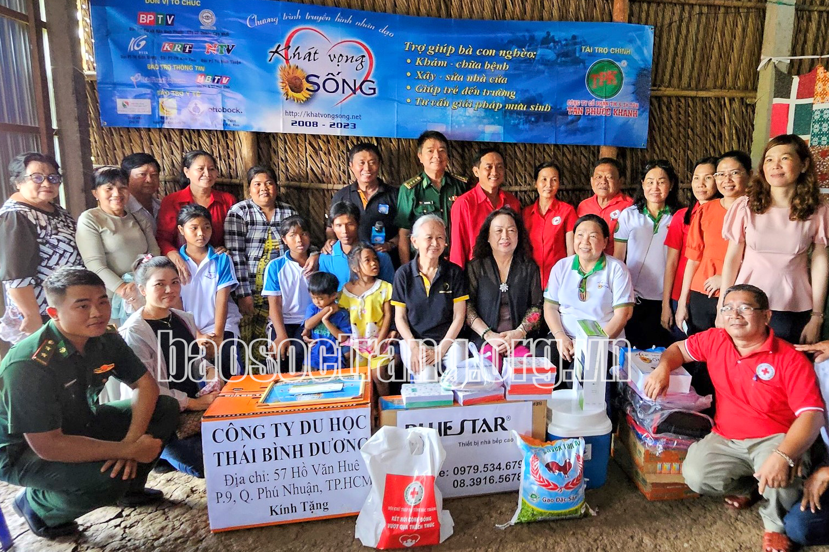 Kết nối chương trình “Khát vọng sống” hỗ trợ hộ khó khăn ở thị xã Vĩnh Châu