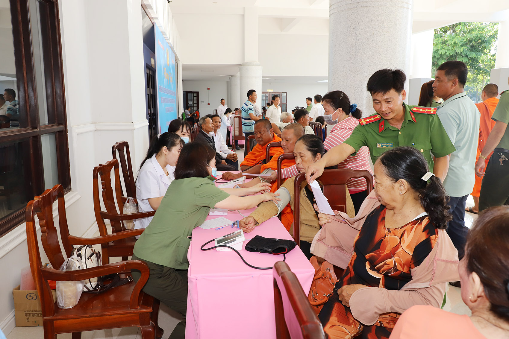 Công an Sóc Trăng tổ chức khám bệnh, phát thuốc miễn phí vùng đồng bào dân tộc thiểu số khu vực Tây Nam Bộ