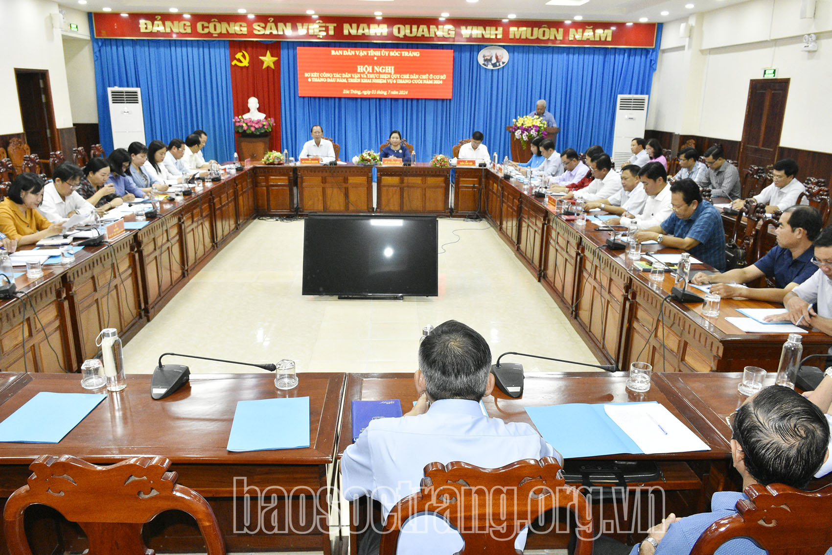 Tiếp tục đưa công tác dân vận đi sâu, đi sát cơ sở