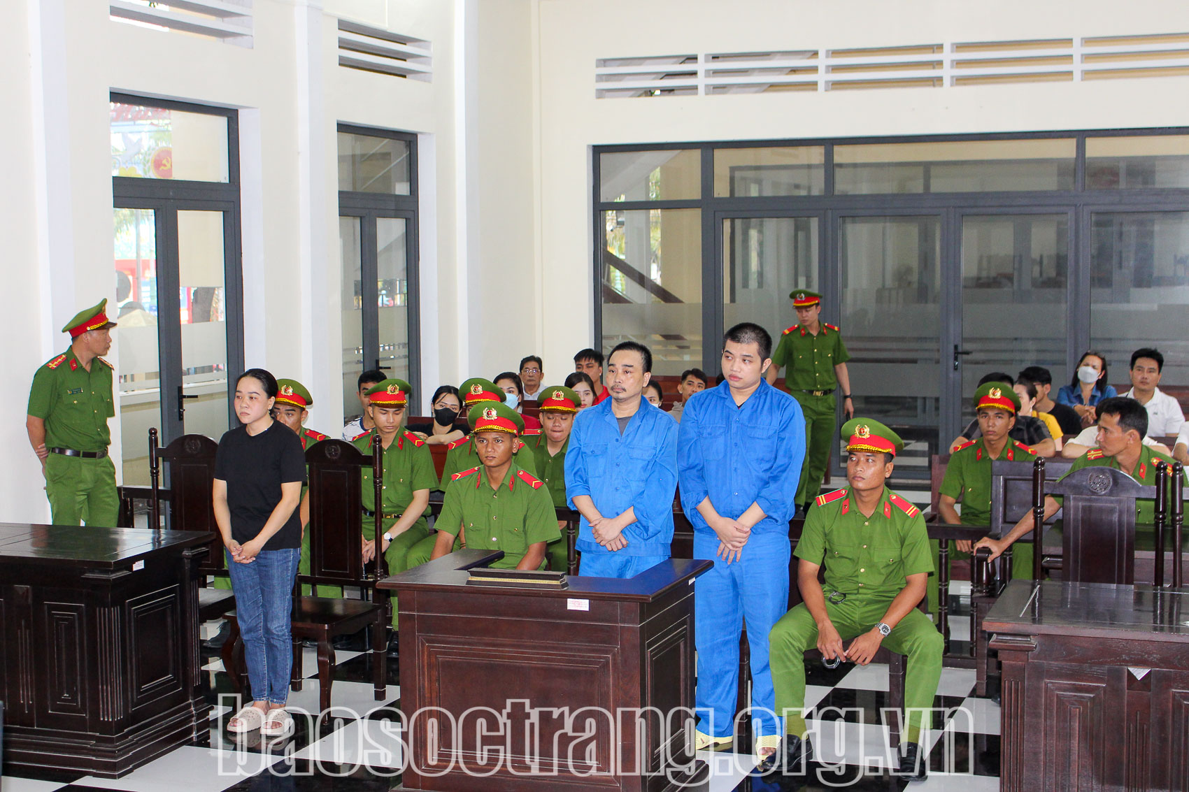 Tòa án trong "cuộc chiến" với ma túy