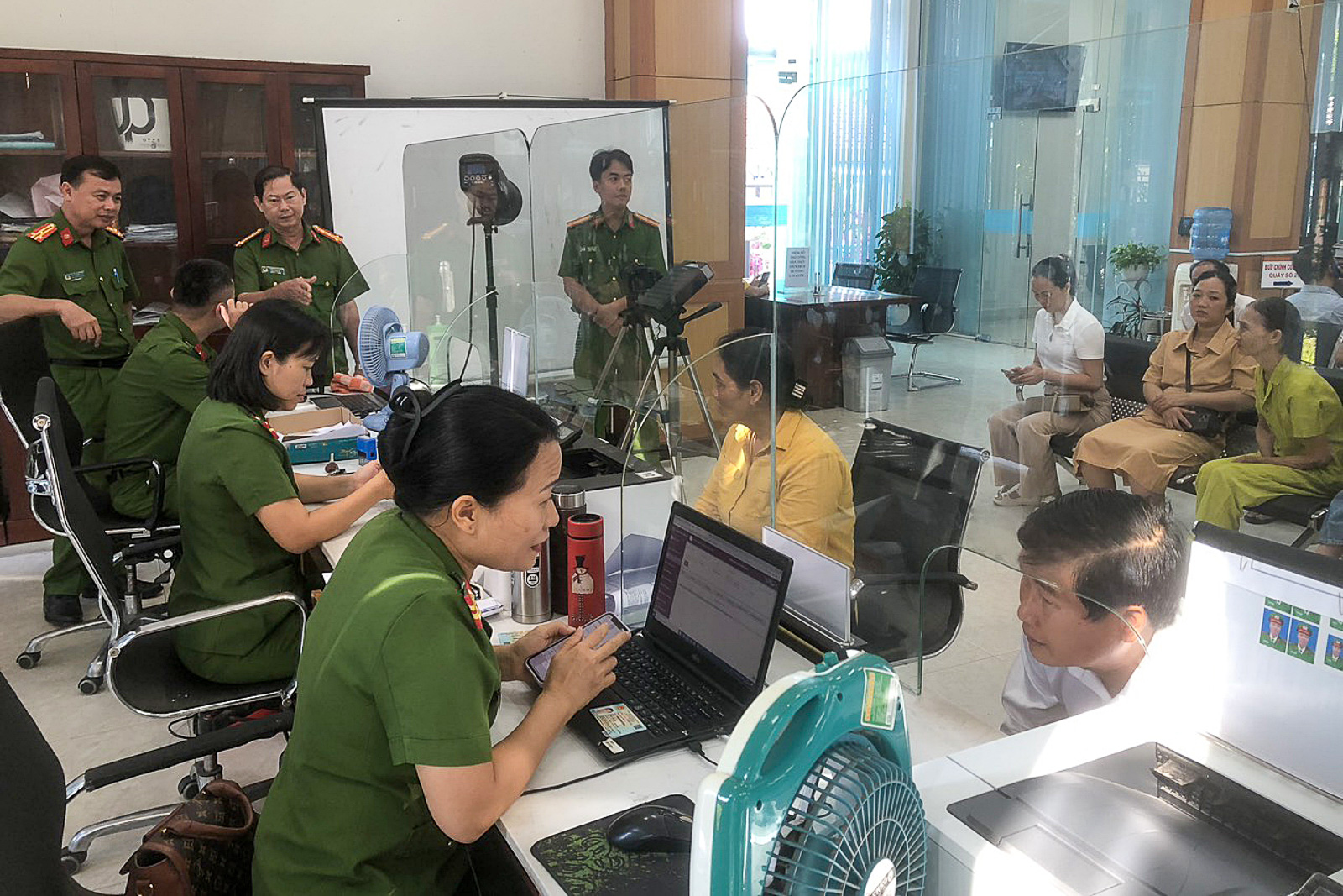 Học tập, trao đổi kinh nghiệm công tác triển khai thực hiện dịch vụ công và mô hình điểm Đề án 06