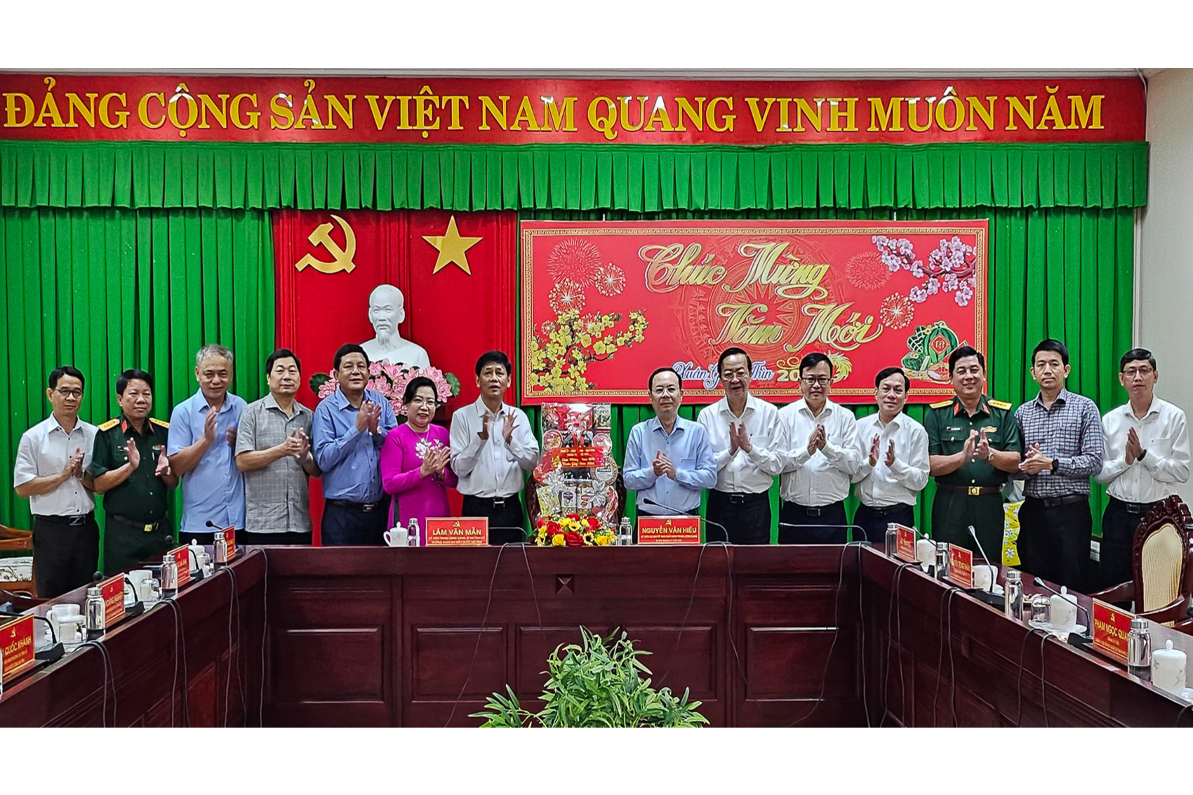 Thành ủy Cần Thơ thăm, chúc Tết Tỉnh ủy Sóc Trăng