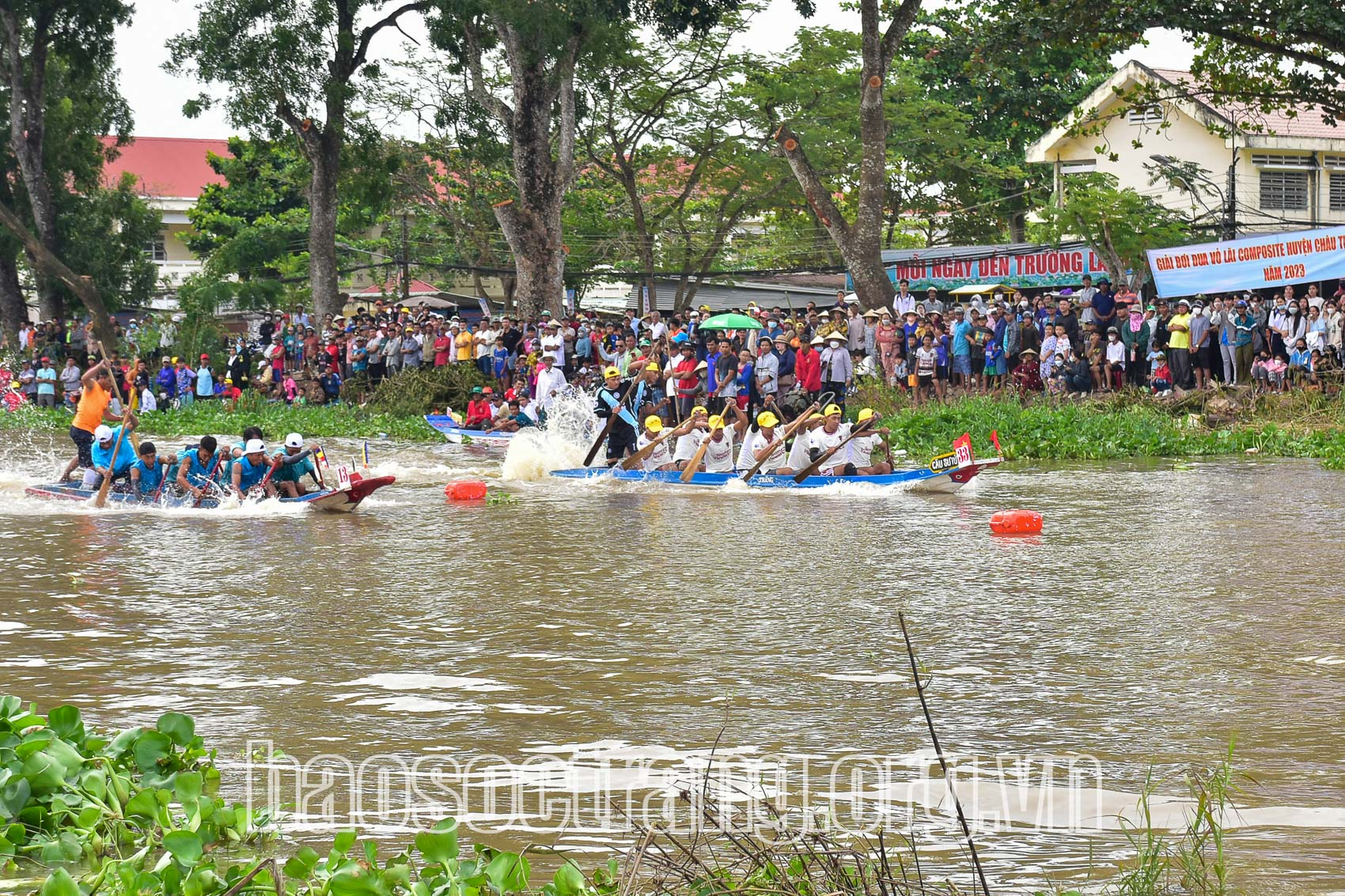 Sôi động phong trào bơi đua vỏ lãi composite huyện Châu Thành