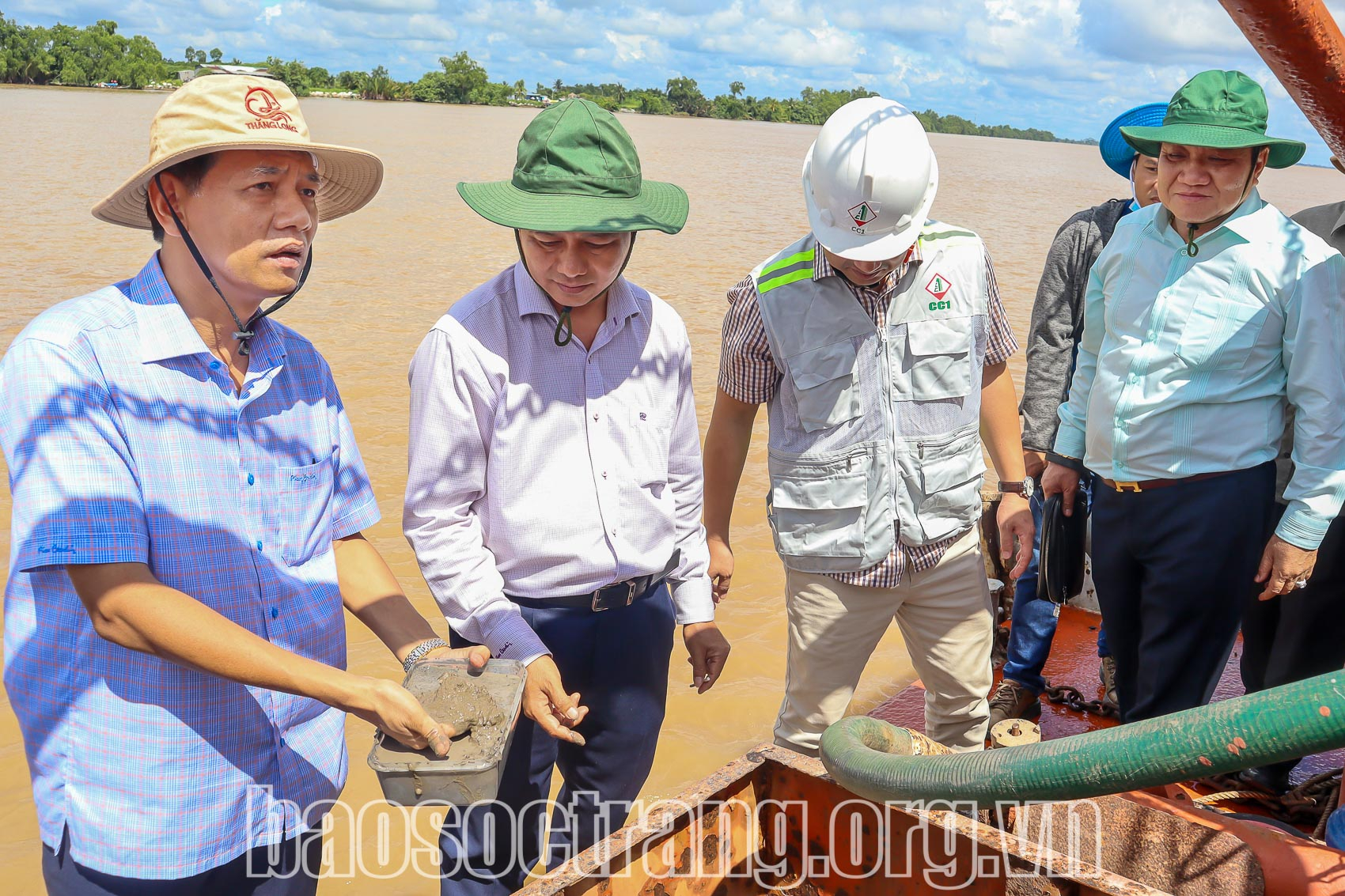 Lãnh đạo tỉnh khảo sát các mỏ cát sông trên địa bàn tỉnh Sóc Trăng