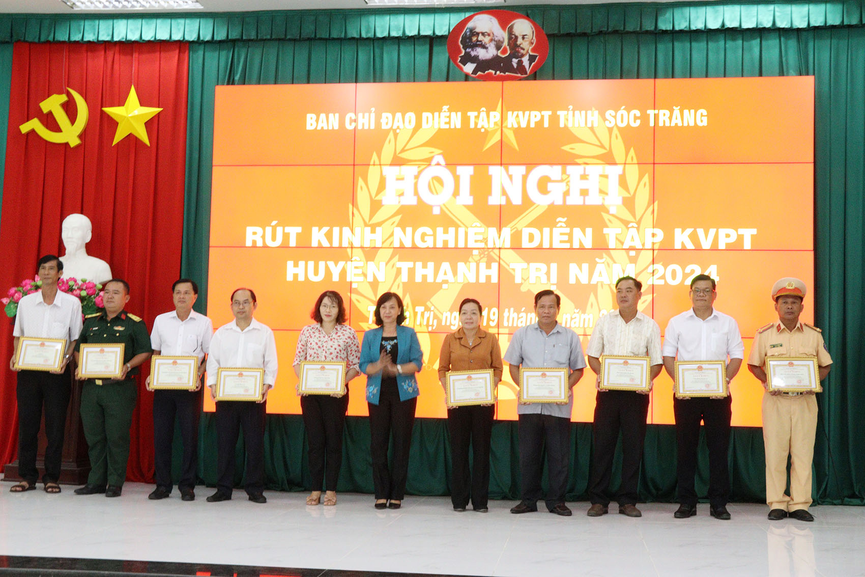 Rút kinh nghiệm diễn tập khu vực phòng thủ huyện Thạnh Trị năm 2024